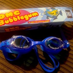 NWT DMC Bubblegum kids childrens swim googles blue for swimming
